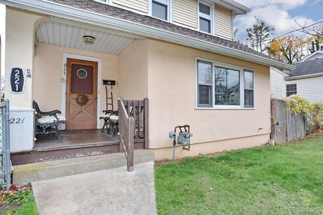 221 N Midland Avenue, Nyack, NY 10960