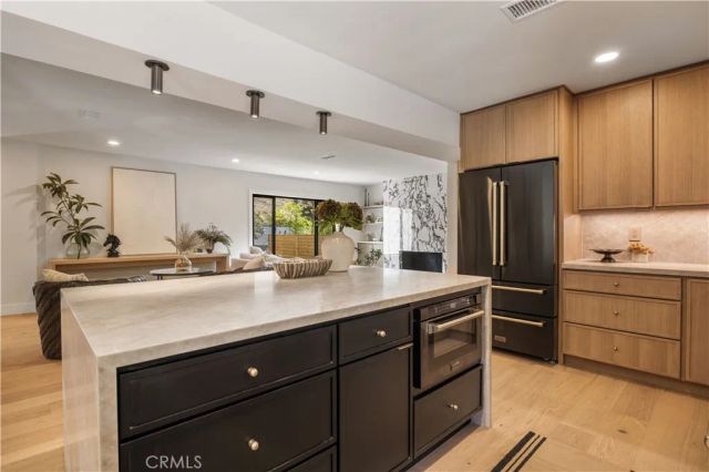 1643 San Ysidro Drive, Beverly Hills, CA 90210