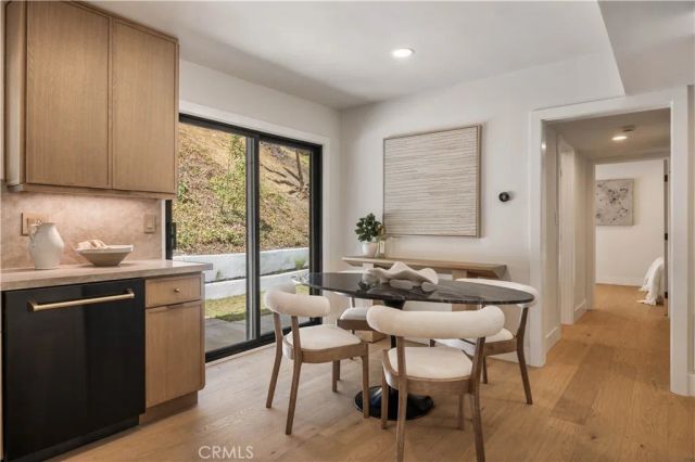 1643 San Ysidro Drive, Beverly Hills, CA 90210