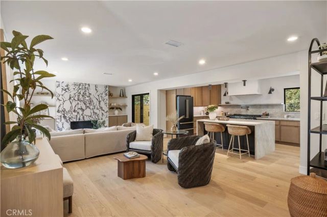 1643 San Ysidro Drive, Beverly Hills, CA 90210