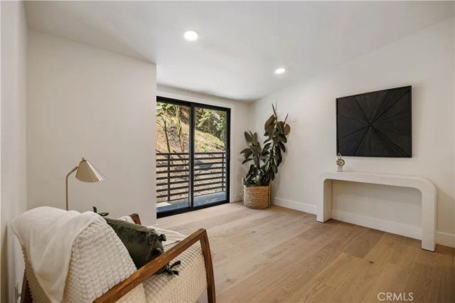 1643 San Ysidro Drive, Beverly Hills, CA 90210