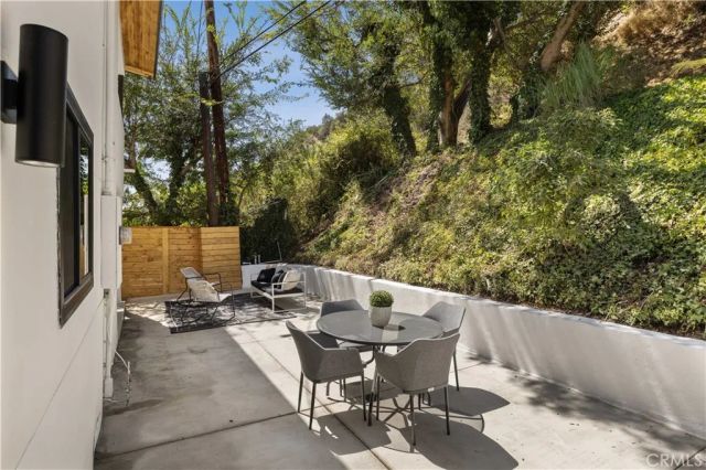 1643 San Ysidro Drive, Beverly Hills, CA 90210