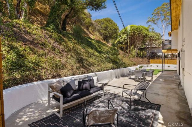 1643 San Ysidro Drive, Beverly Hills, CA 90210