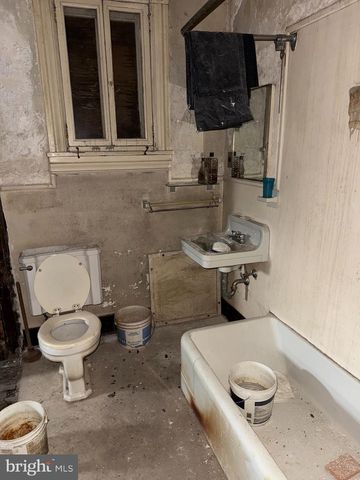 2422 E FEDERAL ST, Baltimore, MD 21213