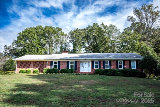1401 Brentwood Drive, Newton, NC 28658
