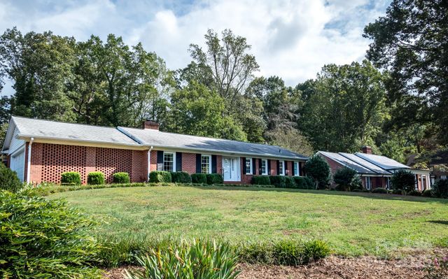 1401 Brentwood Drive, Newton, NC 28658