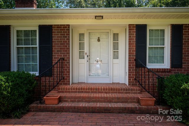 1401 Brentwood Drive, Newton, NC 28658