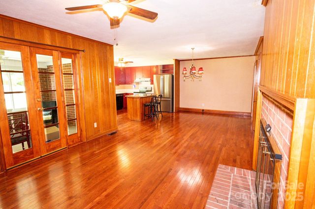 1401 Brentwood Drive, Newton, NC 28658