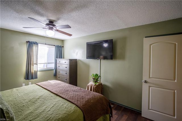 661 Orangewood DR, Virginia Beach, VA 23456