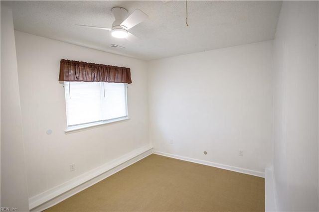 661 Orangewood DR, Virginia Beach, VA 23456