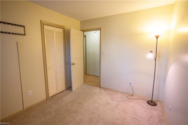 661 Orangewood DR, Virginia Beach, VA 23456