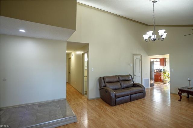 661 Orangewood DR, Virginia Beach, VA 23456