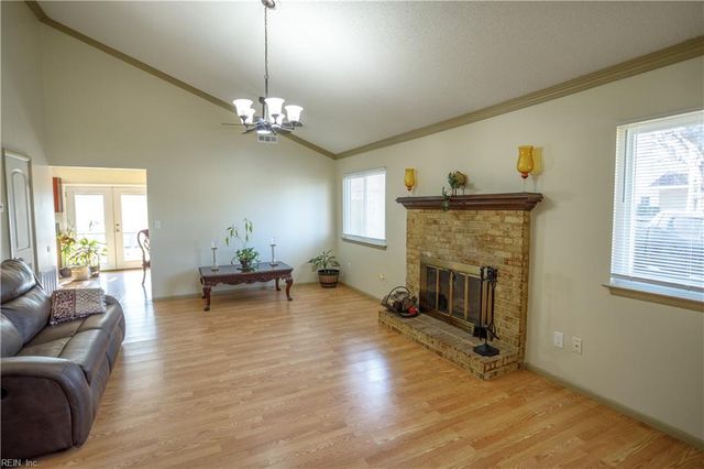 661 Orangewood DR, Virginia Beach, VA 23456