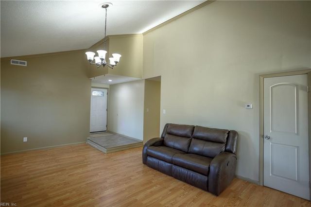 661 Orangewood DR, Virginia Beach, VA 23456