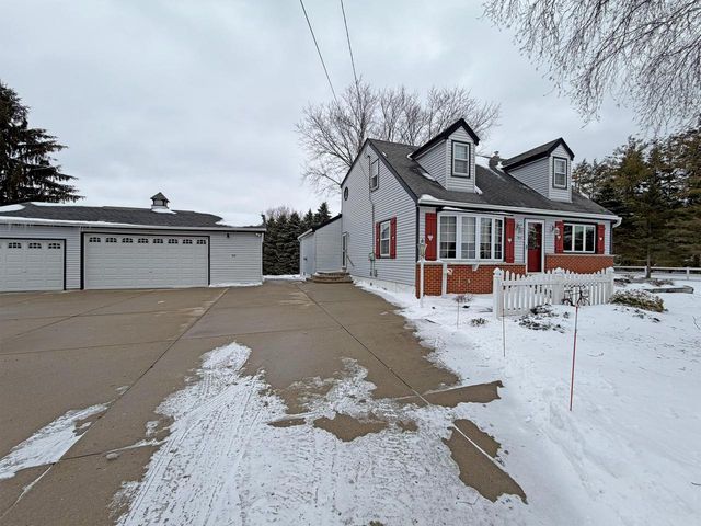 832 W Main STREET, West Bend, WI 53090