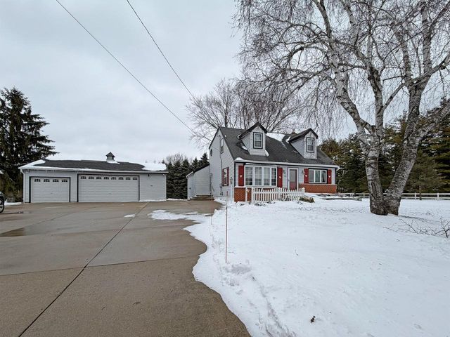 832 W Main STREET, West Bend, WI 53090