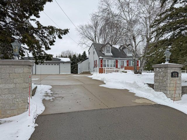 832 W Main STREET, West Bend, WI 53090