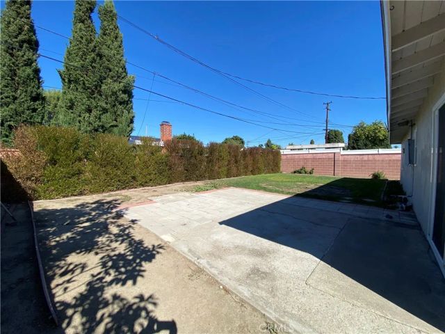 2345 ALMOND Avenue, Orange, CA 92868