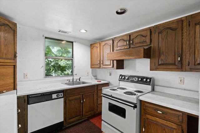 1700 Marion Avenue, South Pittsburg, TN 37380