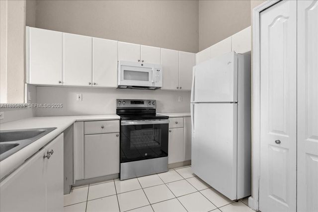 1677 SE 27th Court 202, Homestead, FL 33035