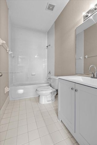 1677 SE 27th Court 202, Homestead, FL 33035