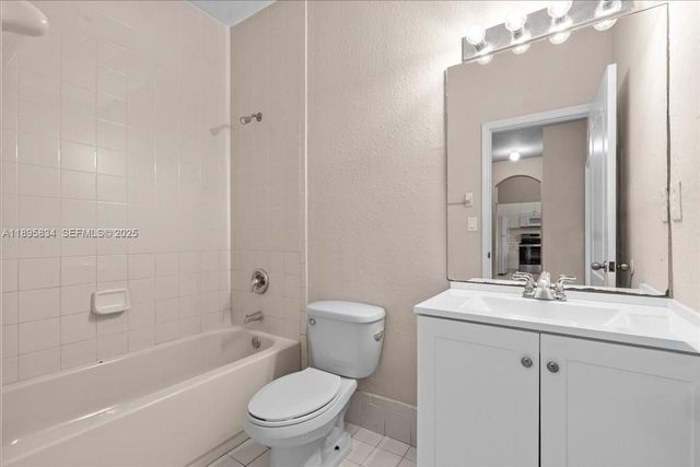 1677 SE 27th Court 202, Homestead, FL 33035