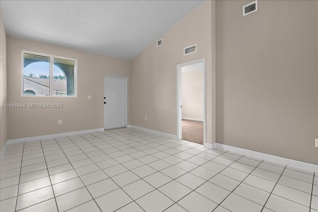 1677 SE 27th Court 202, Homestead, FL 33035