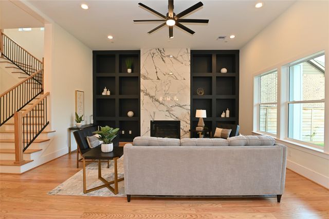 1733 Du Barry Lane, Houston, TX 77018