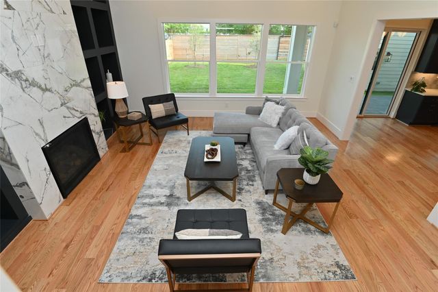 1733 Du Barry Lane, Houston, TX 77018