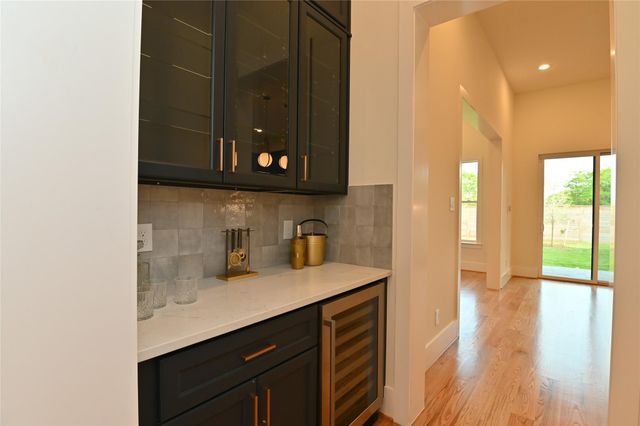 1733 Du Barry Lane, Houston, TX 77018