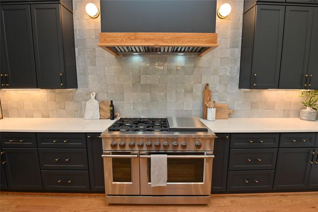 1733 Du Barry Lane, Houston, TX 77018