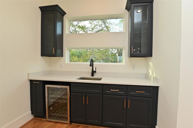 1733 Du Barry Lane, Houston, TX 77018