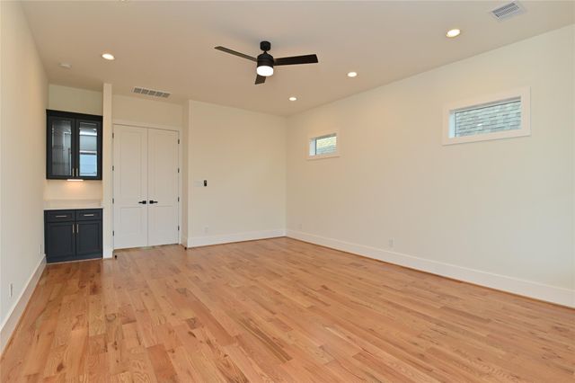 1733 Du Barry Lane, Houston, TX 77018