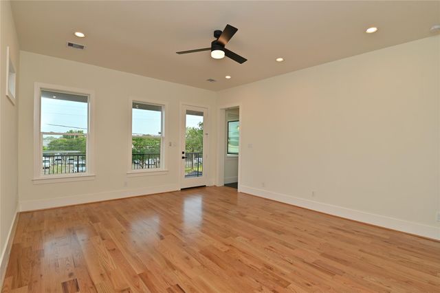 1733 Du Barry Lane, Houston, TX 77018
