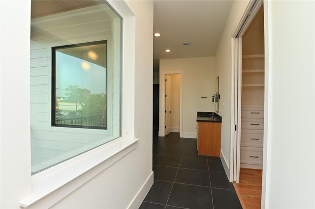 1733 Du Barry Lane, Houston, TX 77018