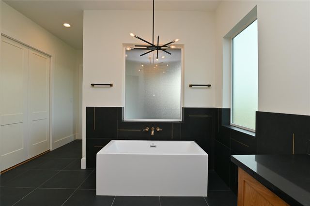 1733 Du Barry Lane, Houston, TX 77018