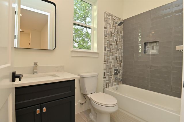 1733 Du Barry Lane, Houston, TX 77018