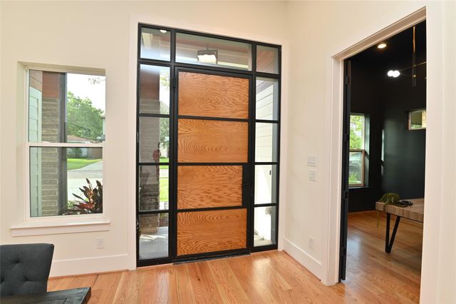 1733 Du Barry Lane, Houston, TX 77018