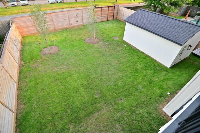 1733 Du Barry Lane, Houston, TX 77018