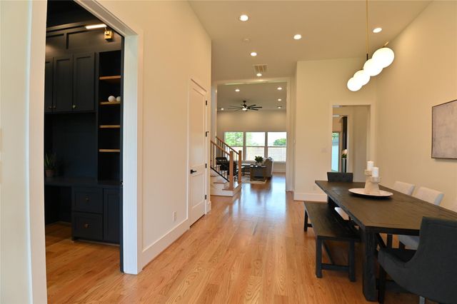 1733 Du Barry Lane, Houston, TX 77018