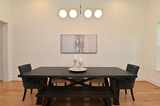 1733 Du Barry Lane, Houston, TX 77018