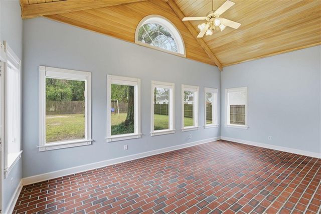 4887 Riverview Lane, Lake Charles, LA 70605