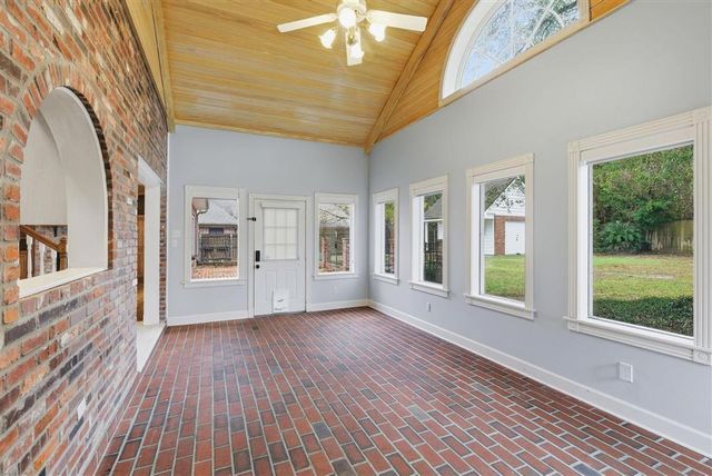 4887 Riverview Lane, Lake Charles, LA 70605