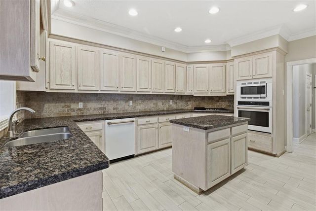 4887 Riverview Lane, Lake Charles, LA 70605