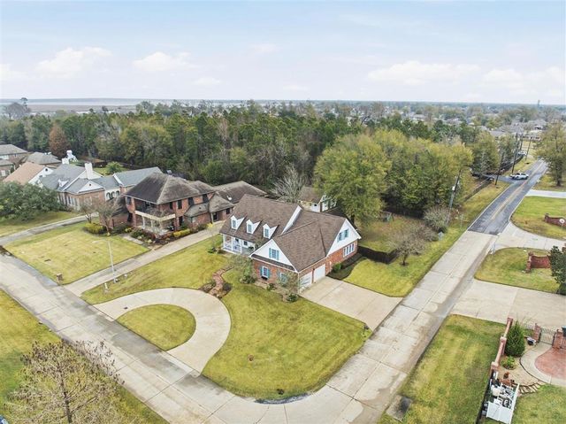 4887 Riverview Lane, Lake Charles, LA 70605