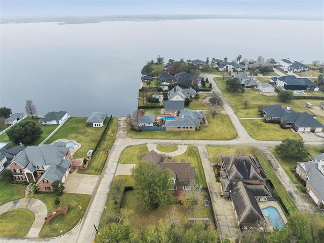 4887 Riverview Lane, Lake Charles, LA 70605