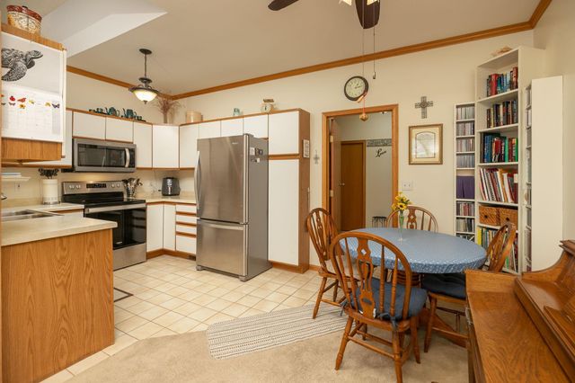 1925 Cabernet Lane NW, Rochester, MN 55901