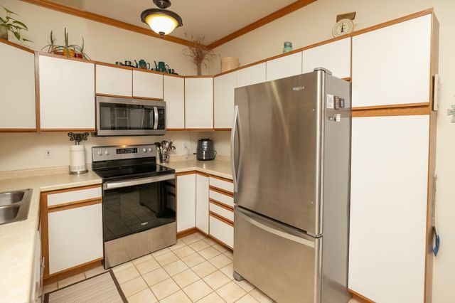 1925 Cabernet Lane NW, Rochester, MN 55901