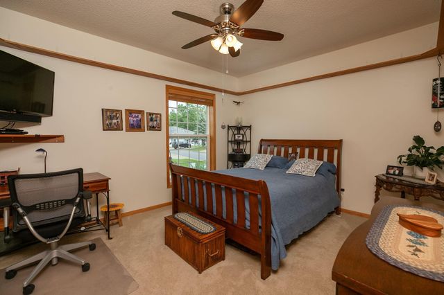 1925 Cabernet Lane NW, Rochester, MN 55901