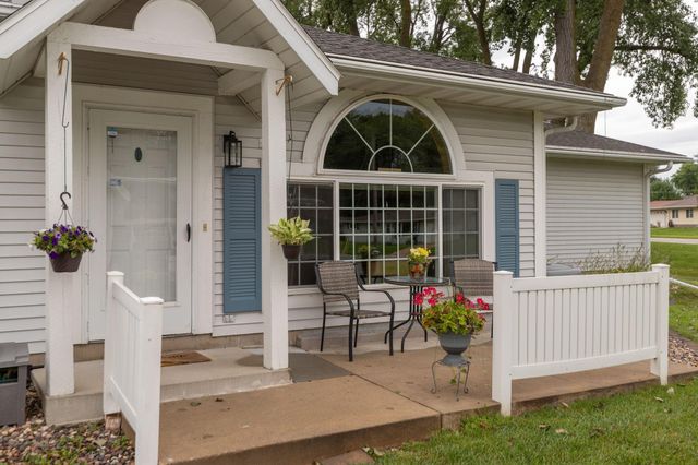 1925 Cabernet Lane NW, Rochester, MN 55901